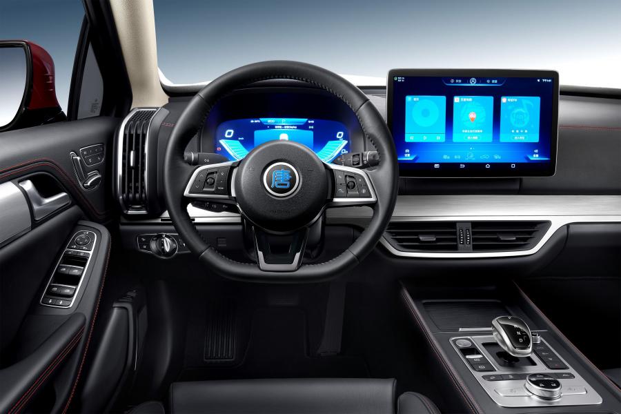 Панель приборов BYD Tang DM 2018 года  (фото 3 из 27)